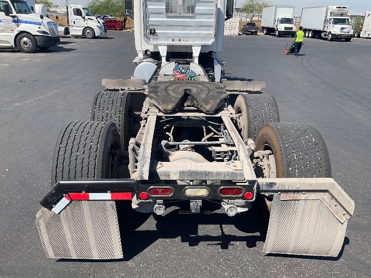 2020 Freightliner Cascadia in Phoenix, AZ — photo 6