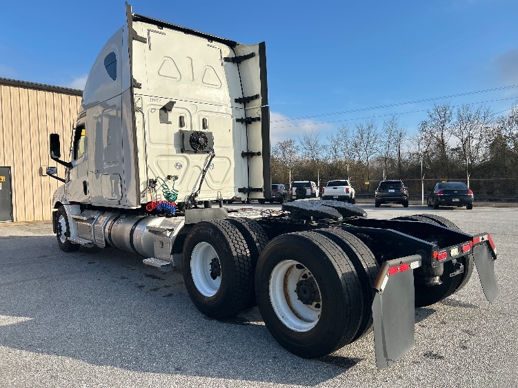 2020 Freightliner Cascadia in Anderson, SC — photo 5