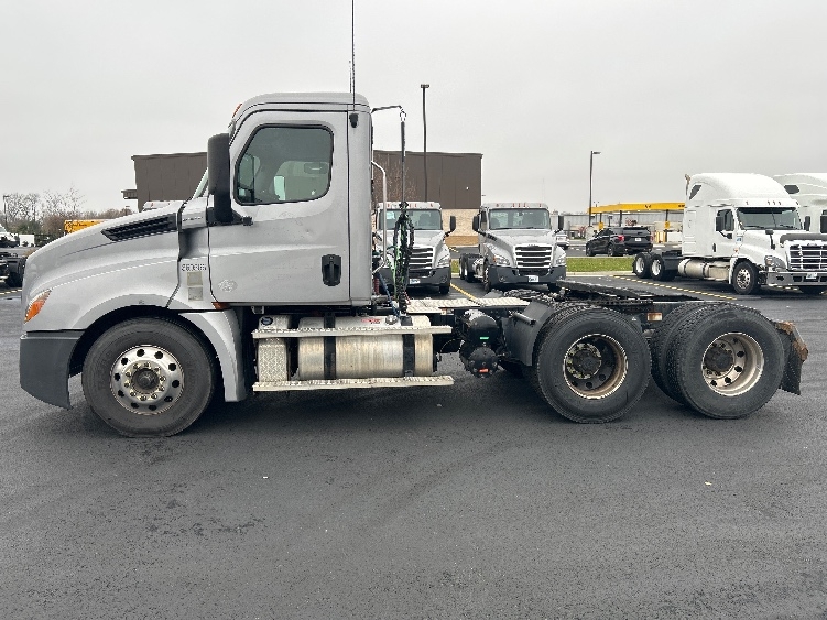2020 Freightliner Cascadia in Piqua, OH — photo 4