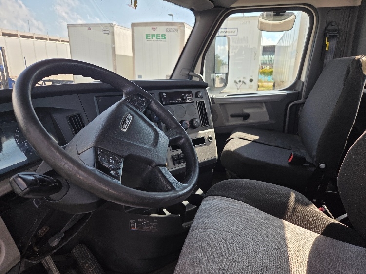 2020 Freightliner Cascadia in Pensacola, FL — photo 10