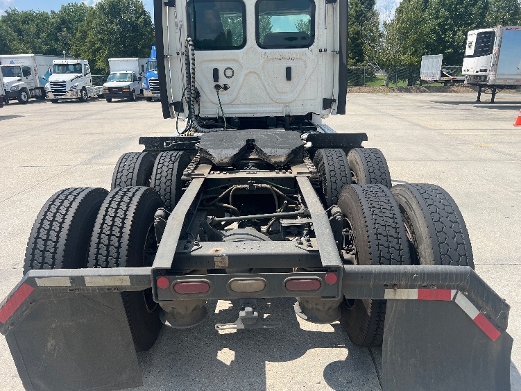 2020 Freightliner Cascadia in Hammond, LA — photo 6