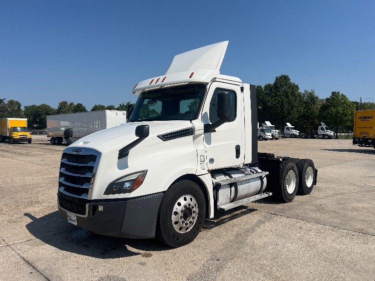 2020 Freightliner Cascadia in Hammond, LA — photo 3