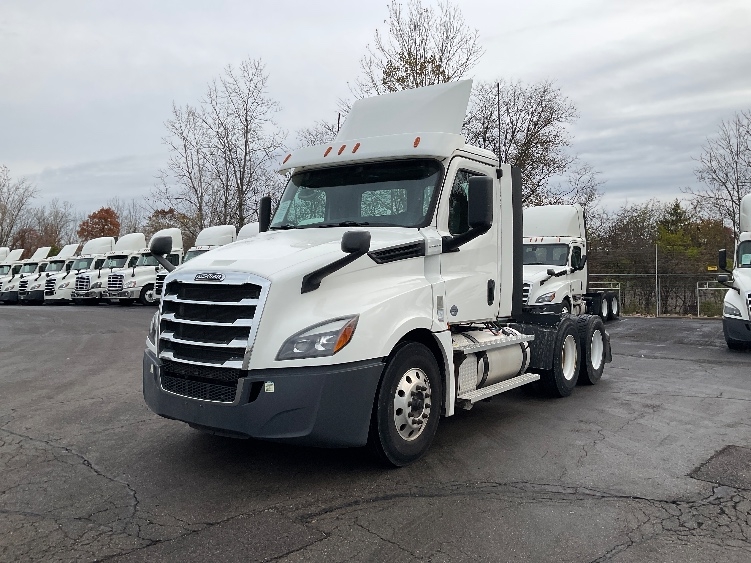 2020 Freightliner Cascadia in Piqua, OH — photo 3