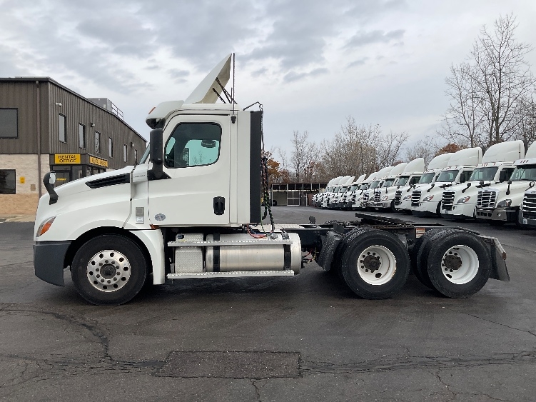 2020 Freightliner Cascadia in Piqua, OH — photo 4