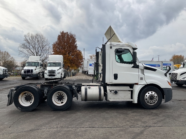 2020 Freightliner Cascadia in Piqua, OH — photo 8