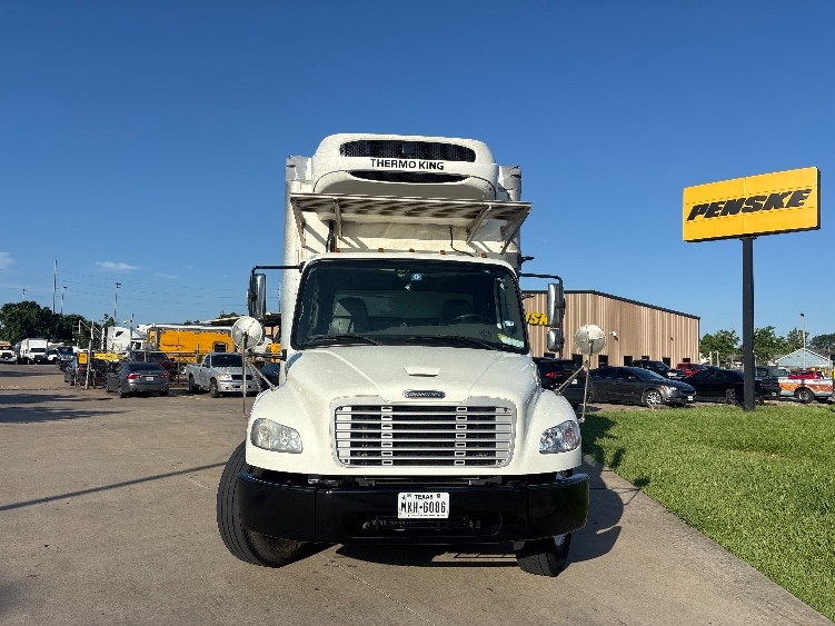 2020 Freightliner eM2 in Houston, TX — photo 2