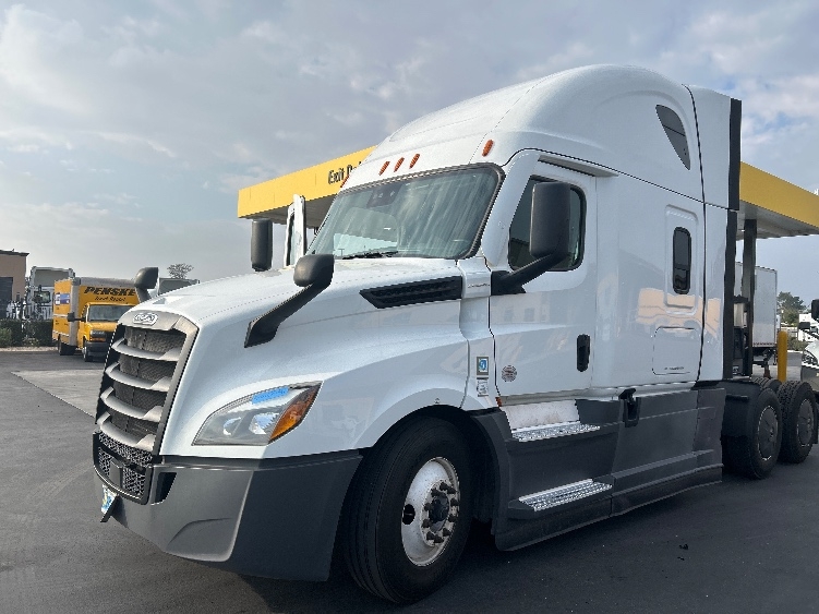 2020 Freightliner Cascadia