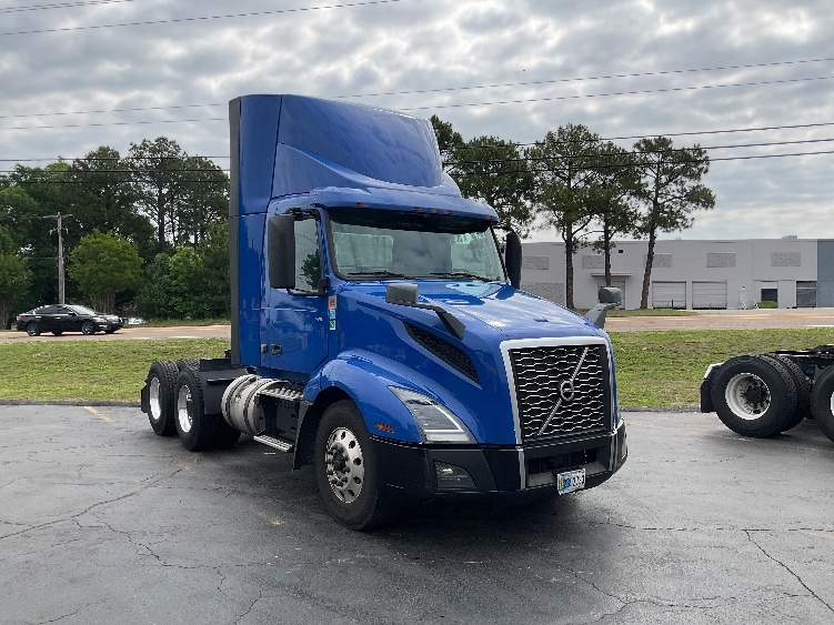 2020 Volvo VNL 300