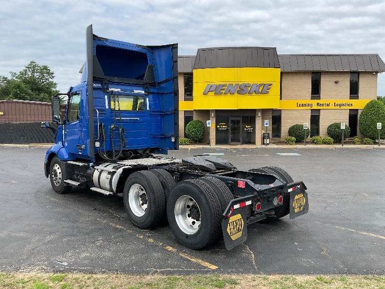 2020 Volvo VNL 300 in Memphis, TN — photo 5