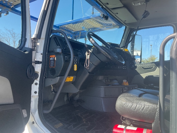 2020 Volvo in New Castle, DE — photo 9