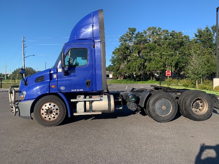 2020 Freightliner Cascadia in Ocala, FL — photo 4