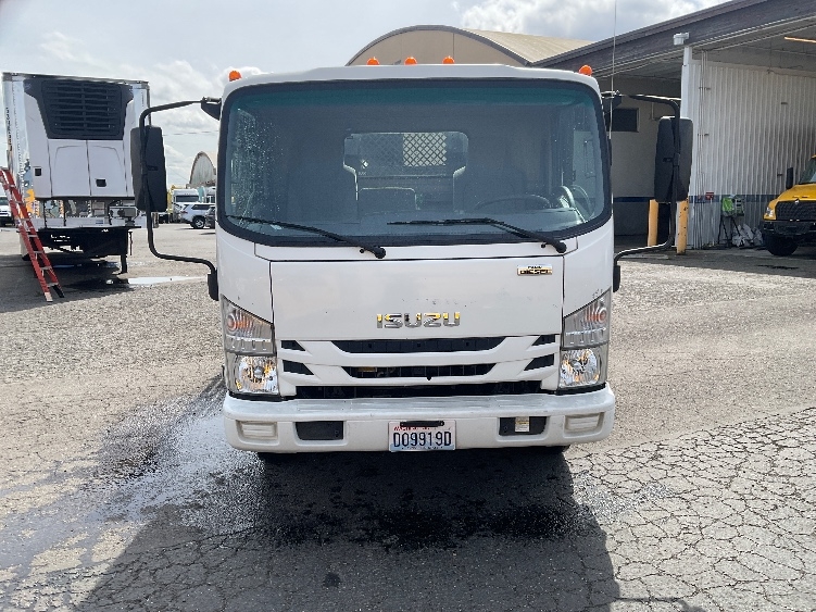 2020 Isuzu NRR in Tacoma, WA — photo 2