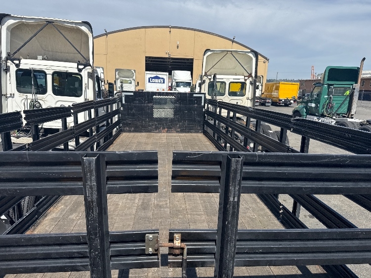 2020 Isuzu NRR in Tacoma, WA — photo 8
