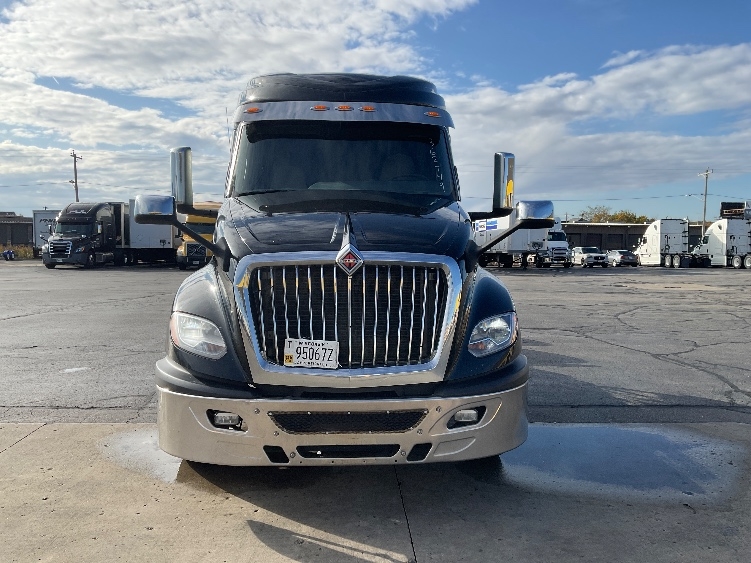 2020 International LT in Milwaukee, WI — photo 2