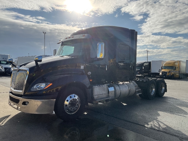 2020 International LT in Milwaukee, WI — photo 3