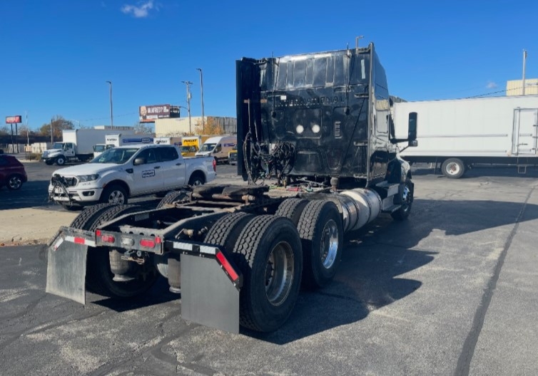 2020 International LT in Milwaukee, WI — photo 7