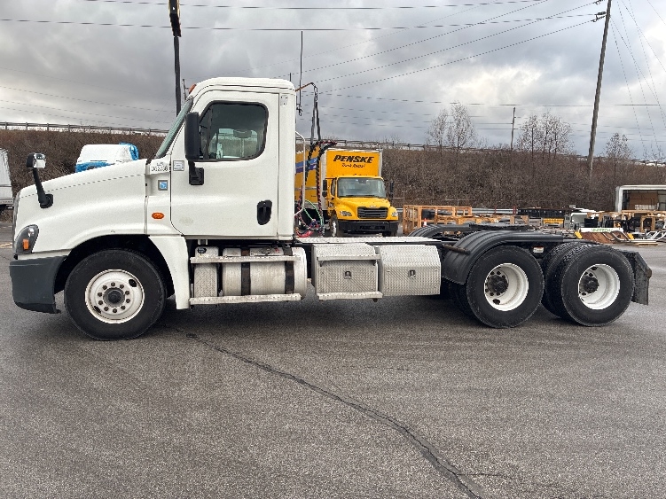 2020 Freightliner Cascadia in Valparaiso, IN — photo 4