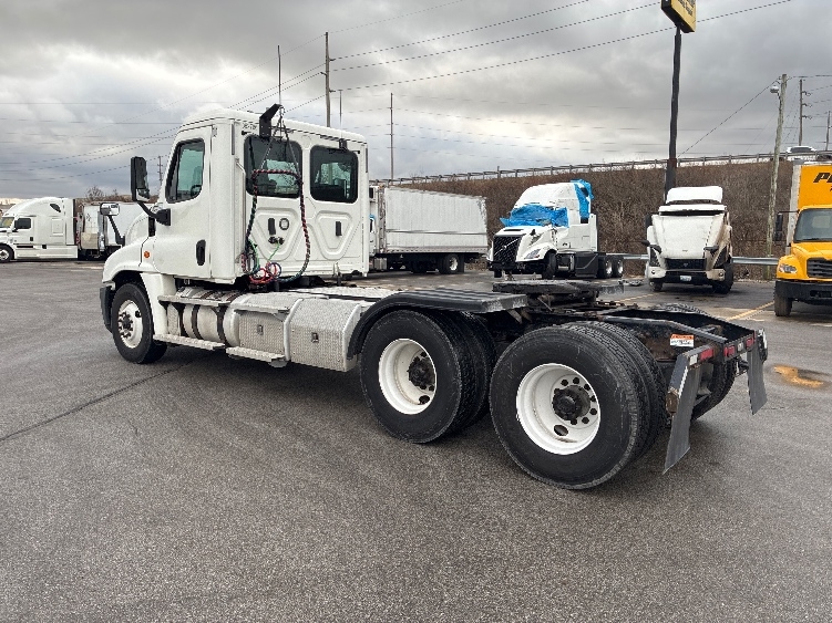 2020 Freightliner Cascadia in Valparaiso, IN — photo 5
