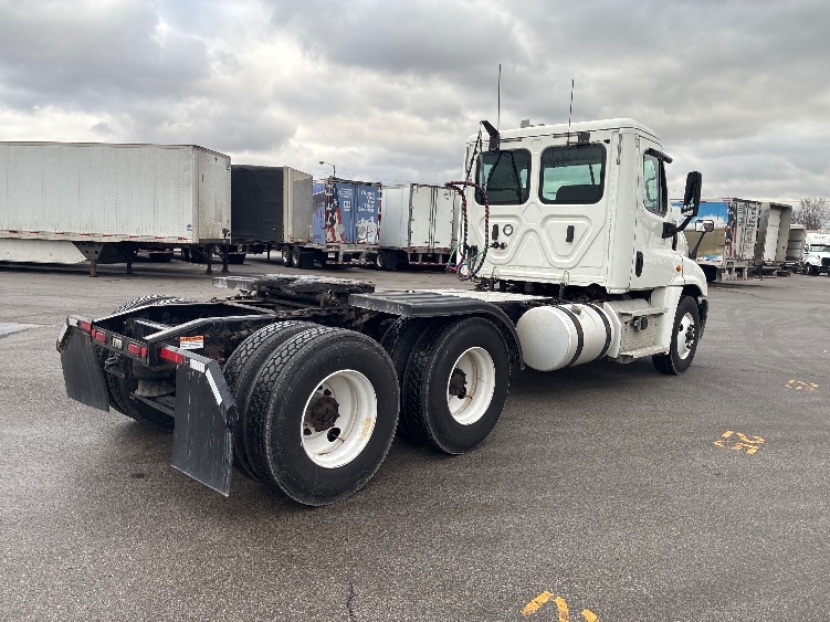2020 Freightliner Cascadia in Valparaiso, IN — photo 7