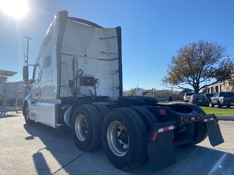 2020 Volvo VNL 760 in San Antonio, TX — photo 5