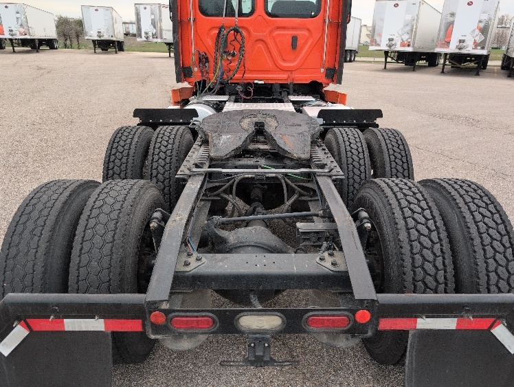 2020 Freightliner Cascadia in San Antonio, TX — photo 6