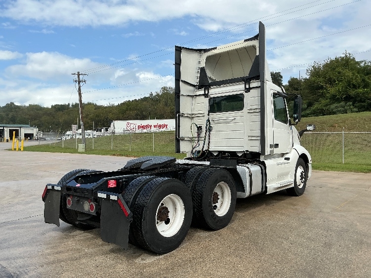 2020 Volvo VNL 300 in Bessemer, AL — photo 7