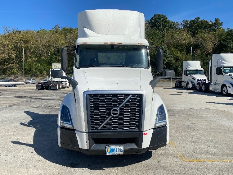 2020 Volvo VNL 300 in Bessemer, AL — photo 2