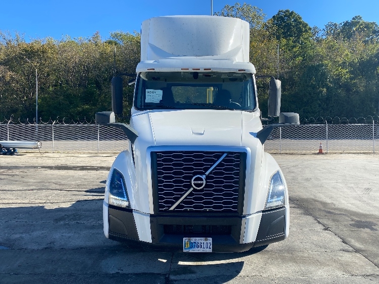 2020 Volvo VNL 300 in Bessemer, AL — photo 2