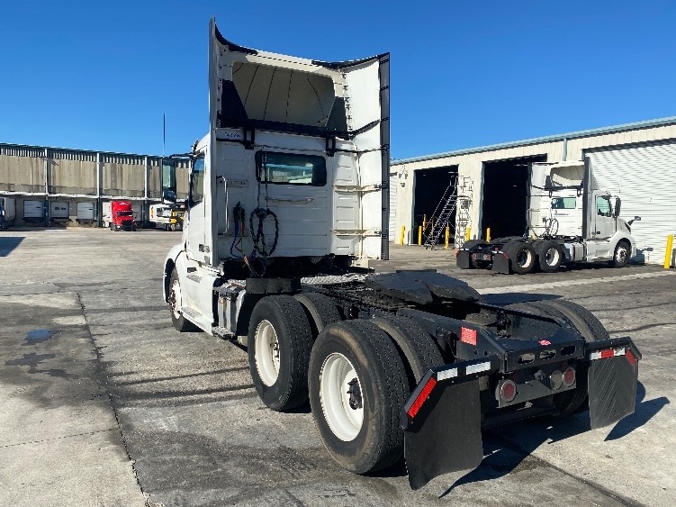 2020 Volvo VNL 300 in Bessemer, AL — photo 5