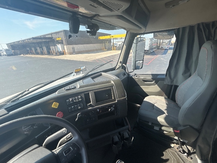 2020 Volvo in Lowell, AR — photo 10