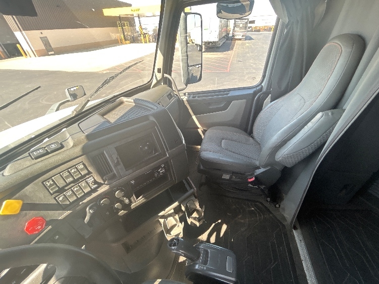 2020 Volvo in Lowell, AR — photo 10
