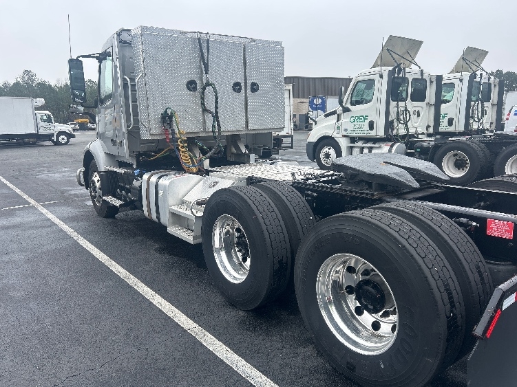 2020 Volvo VNR 640 in Greensboro, NC — photo 5