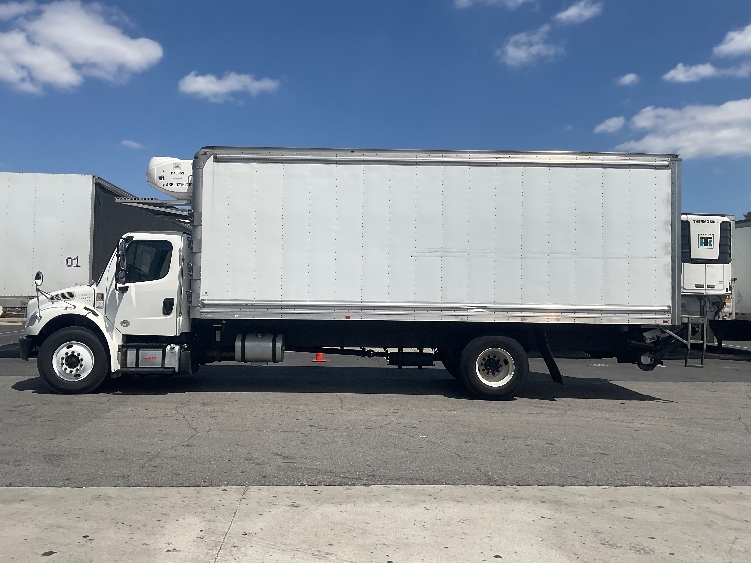 2020 Freightliner M2 106 in Torrance, CA — photo 4