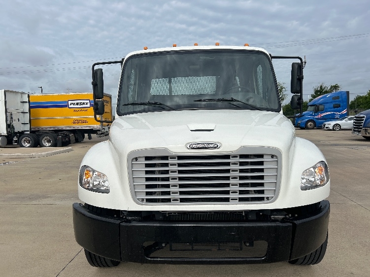 2020 Freightliner eM2 in Dallas, TX — photo 2