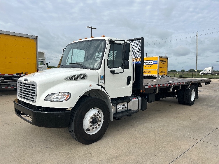 2020 Freightliner eM2 in Dallas, TX — photo 3