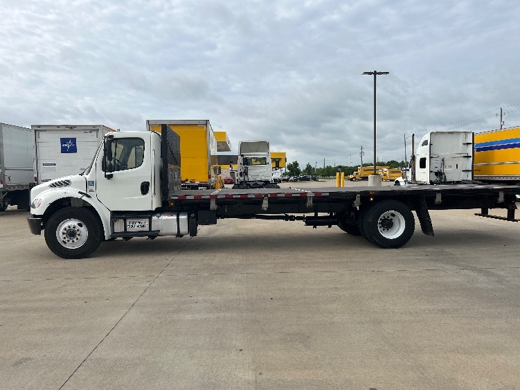 2020 Freightliner eM2 in Dallas, TX — photo 4