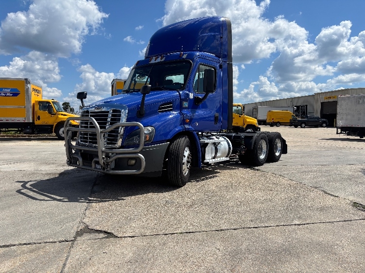 2020 Freightliner Cascadia in Hammond, LA — photo 3