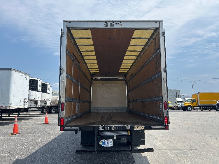 2020 Isuzu NRR in Harahan, LA — photo 8