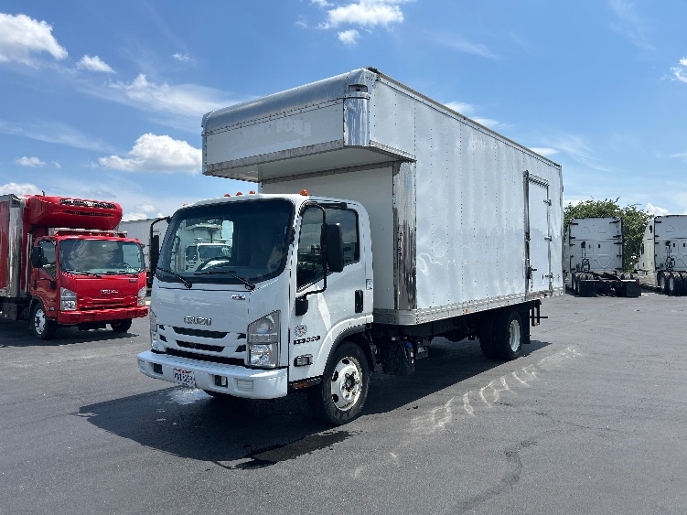 2020 Isuzu NRR in Columbus, OH — photo 3