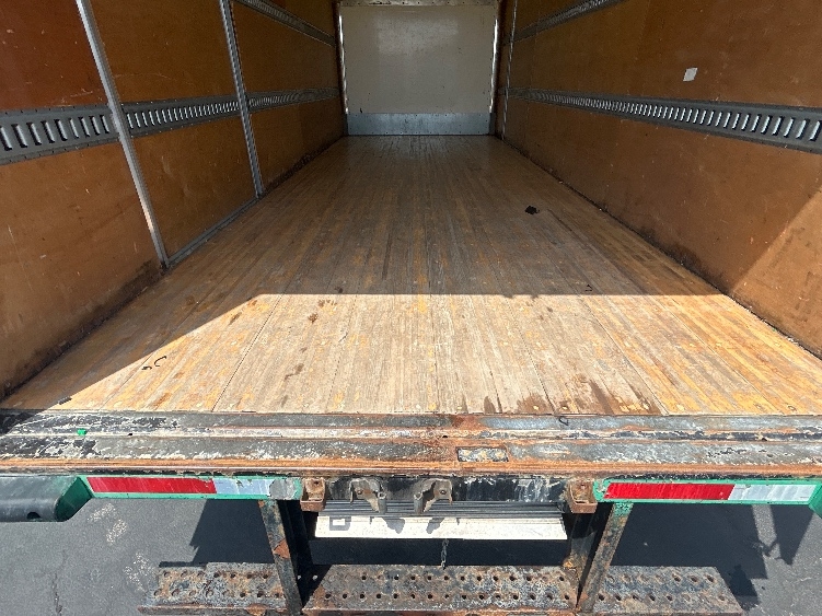 2020 Isuzu NRR in Columbus, OH — photo 9