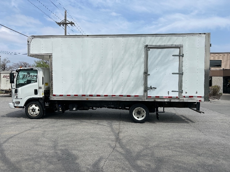 2020 Isuzu NRR in Omaha, NE — photo 4