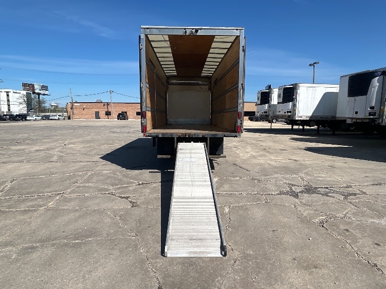 2020 Isuzu NRR in Chicago (Melrose Park), IL — photo 9
