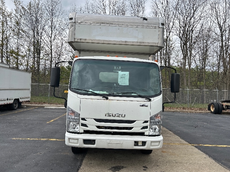 2020 Isuzu NRR in Middlefield, OH — photo 2