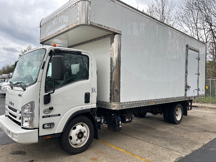 2020 Isuzu NRR in Middlefield, OH — photo 3