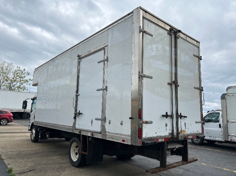 2020 Isuzu NRR in Middlefield, OH — photo 6