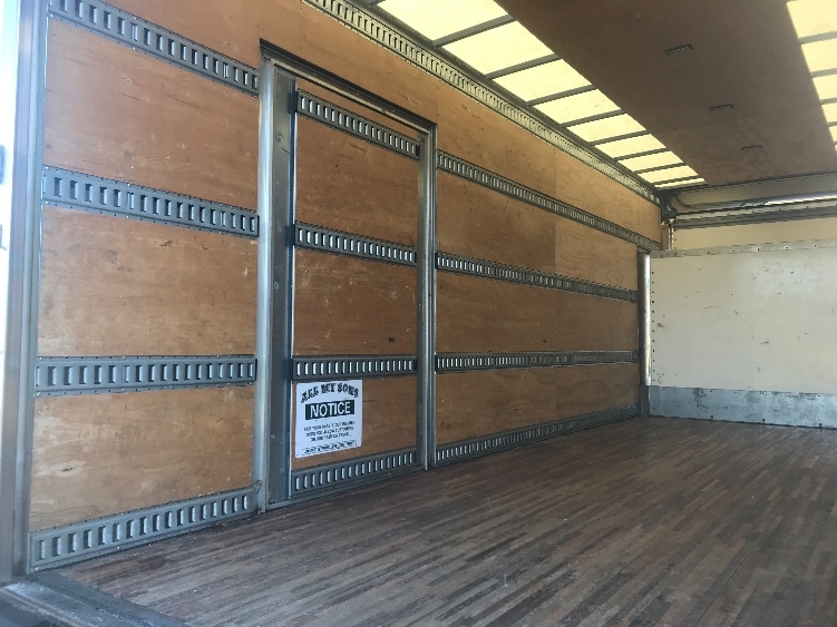 2020 Isuzu NRR in Akron, OH — photo 10