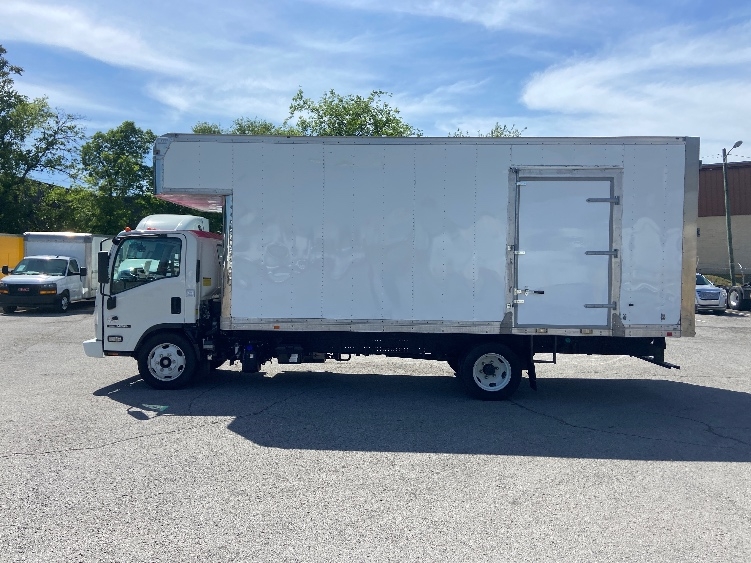 2020 Isuzu NRR in Nashville (Mount Juliet), TN — photo 4