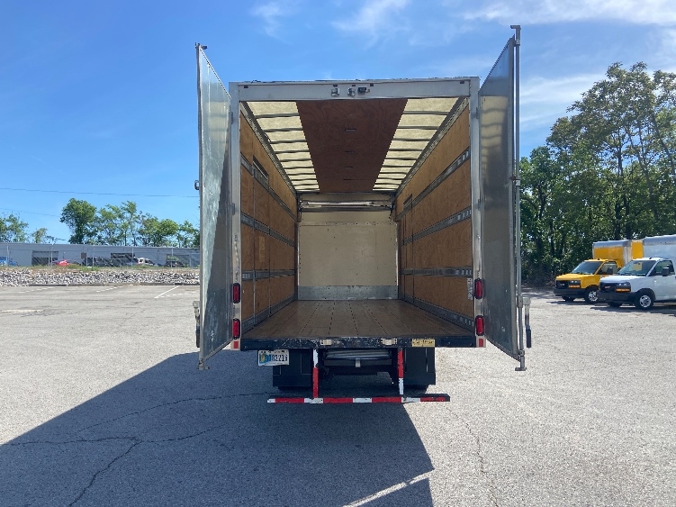 2020 Isuzu NRR in Nashville (Mount Juliet), TN — photo 8