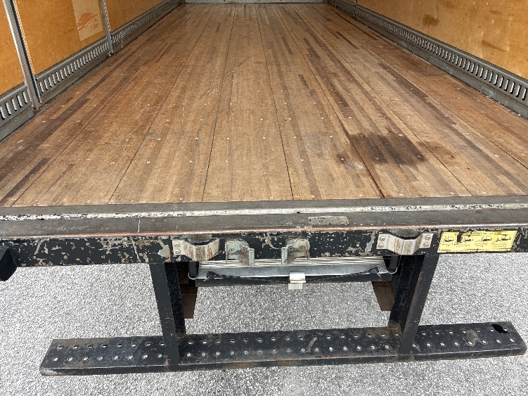 2020 Isuzu NRR in Greenville, SC — photo 10
