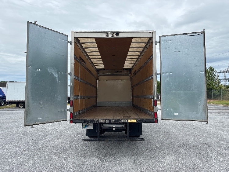 2020 Isuzu NRR in Greenville, SC — photo 8